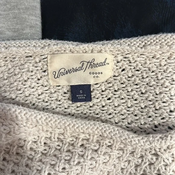 Universal Threads long sleeve sweater size small women’s - Picture 8 of 9
